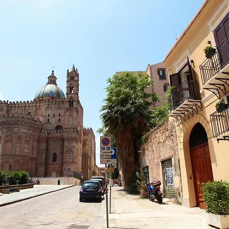 Nocleg ze śniadaniem Alle Absidi Della Cattedrale *